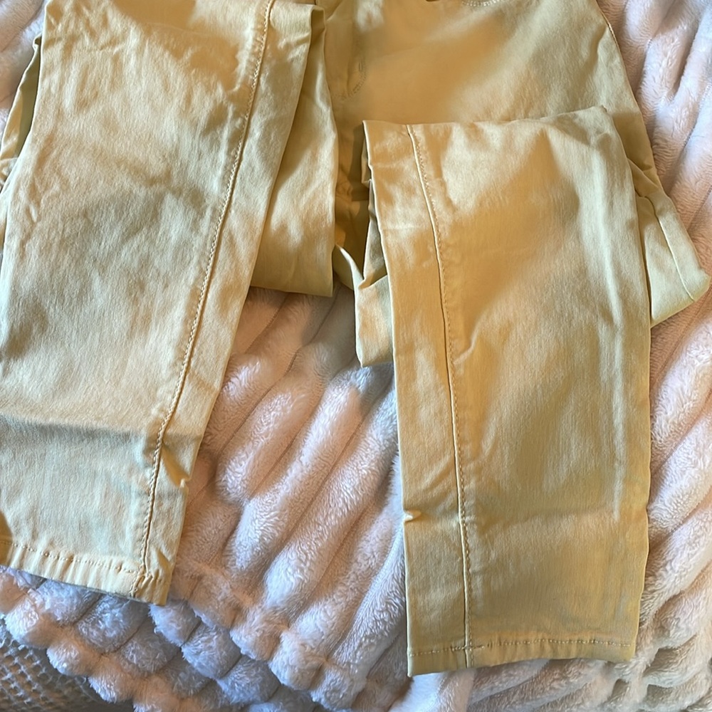 Stretchy! - Picture 2 of 3